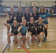 Die stolzen Vize-Landesmeisterinnen mit ihrer Betreuerin Prof. Mag. Susanne Reischl